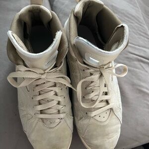 Nike Women's Sneakers in Cream and Tan